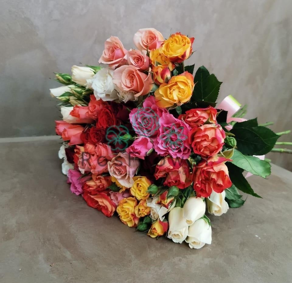 Букет пестрое настроение во Владивостоке Букет цветов из: Розы во Владивостоке