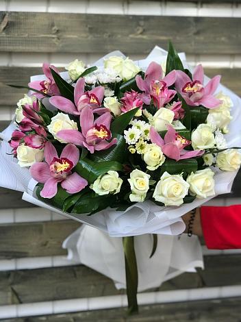 Букет цветов из: Розы и Хризантемы во Владивостоке