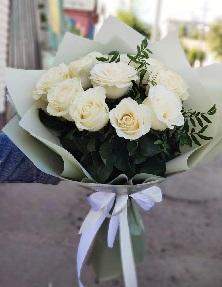 Букет Белые розы Проуд во Владивостоке
