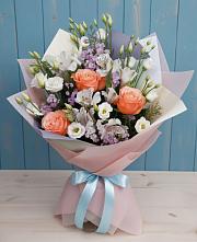 Букет цветов из:  Лизиантусы, Розы, Альстромерии и Гипсофила во Владивостоке