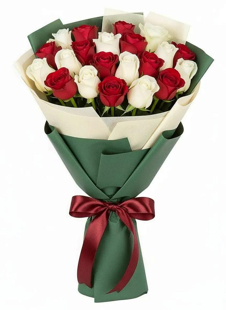 Букет Микс из красных и белых роз во Владивостоке