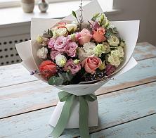 Букет цветов из:  Розы, Лизиантусы и Гвоздики #REPLACE_PRED# Владивостоке