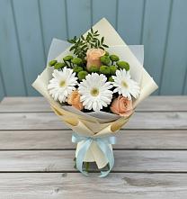 Букет герберы и розы во Владивостоке Букет цветов из:  Герберы, Розы и Хризантемы во Владивостоке