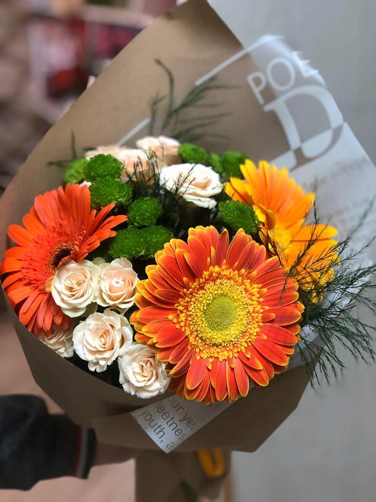 Букет цветов из: Герберы, Хризантемы и Розы во Владивостоке